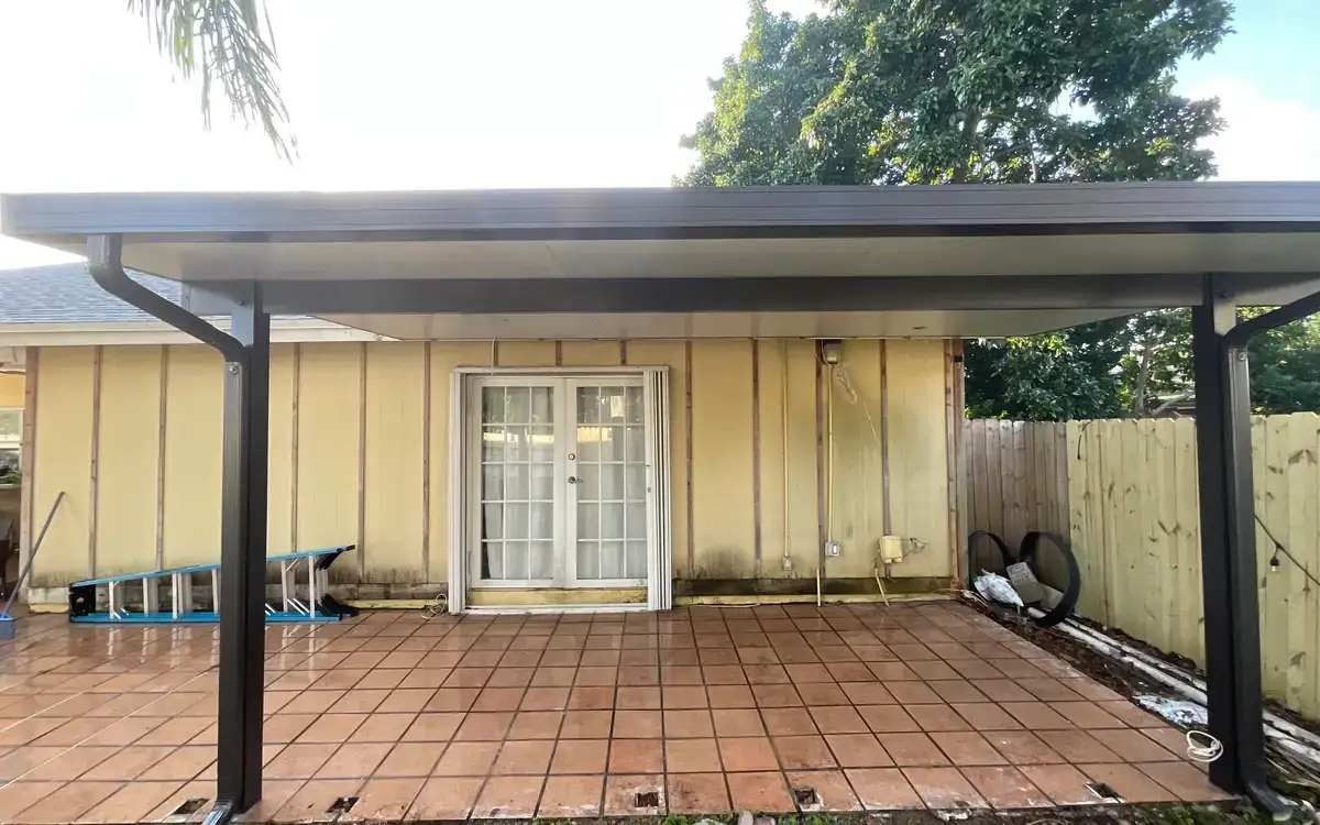 Pérgola y cubierta de aluminio a medida en el sur de Florida